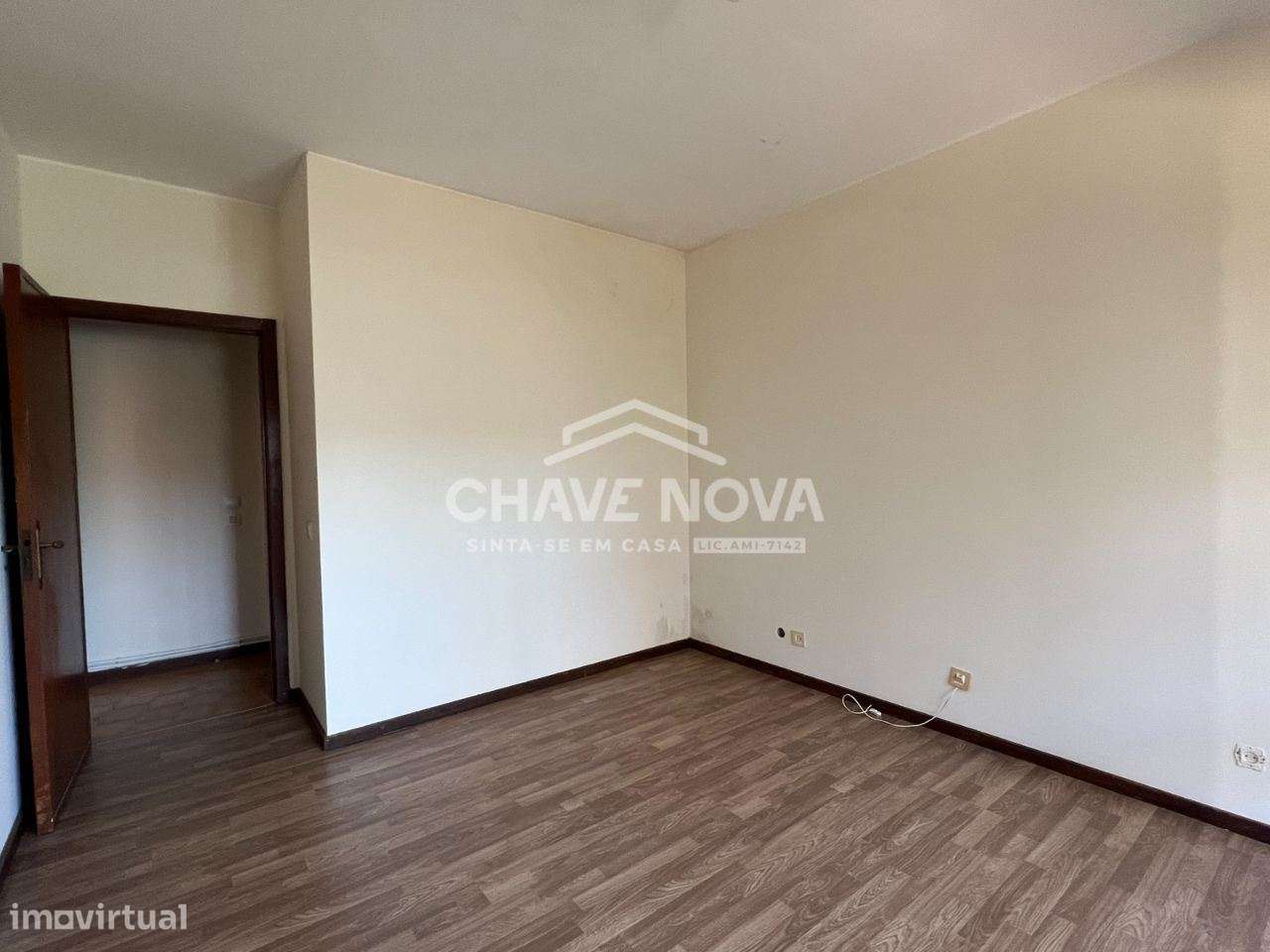 Apartamento T1 em Santa Marinha-12