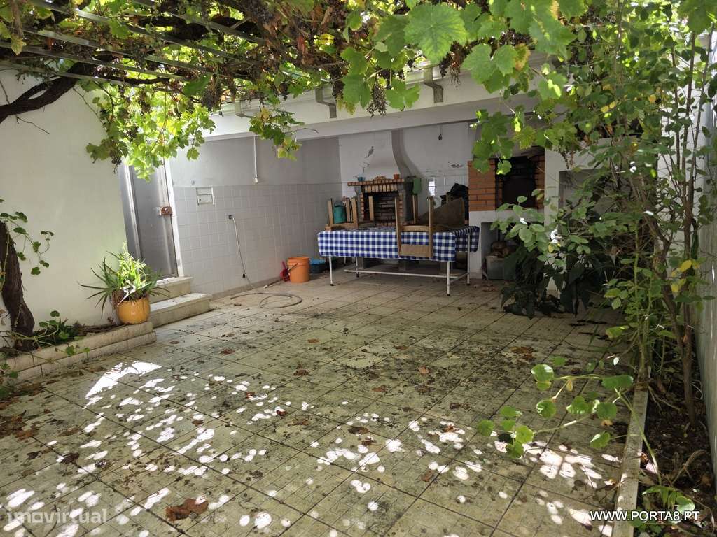 Moradia T3 Independente com Pátio  — Vila Nova, Miranda do Corvo-15