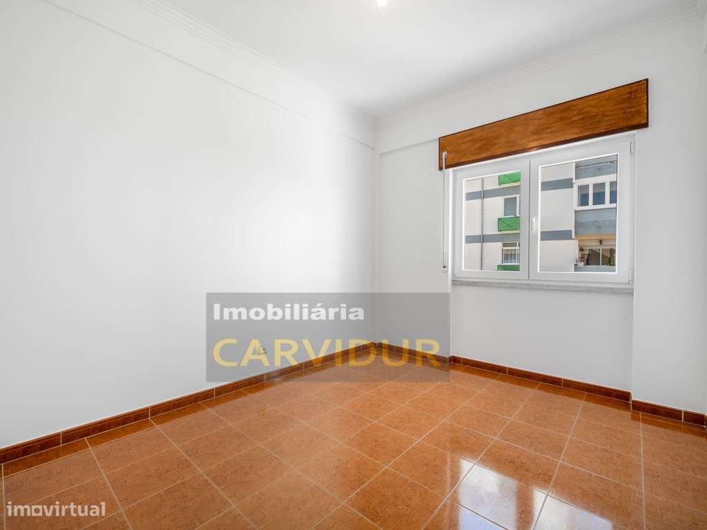 Moita T3 Boas áreas e excelente localização-15