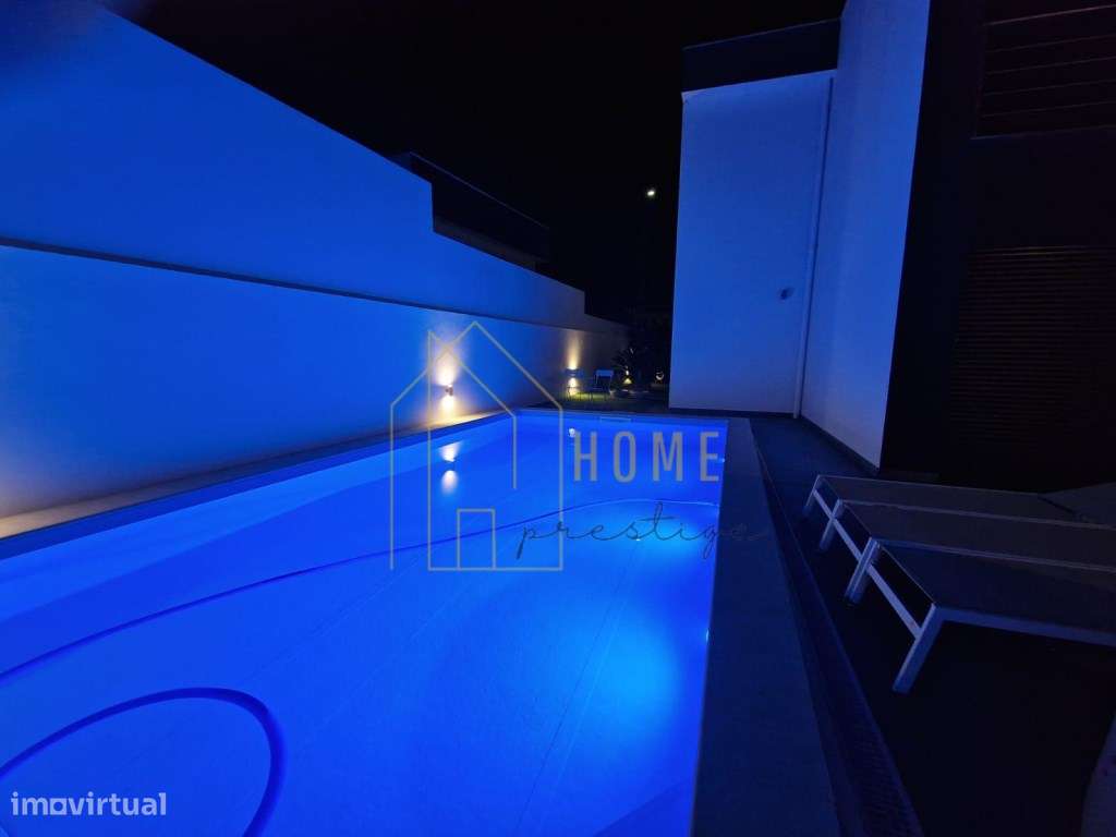 Moradia T4 na Urbanização Jardins de Santiago- Setúbal-57