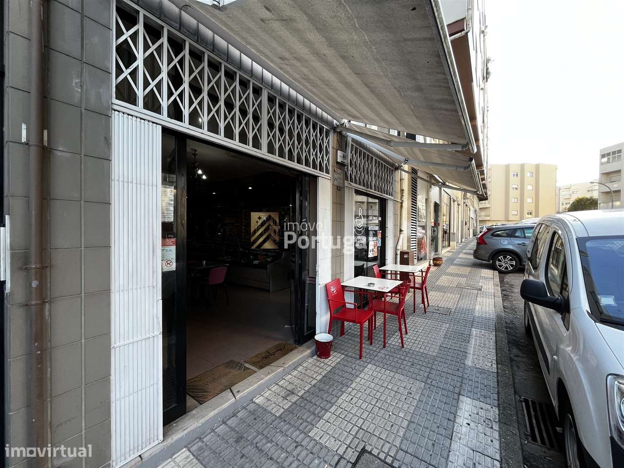 Trespasse Empresa com Negócio - SnackBar equipado em pleno funcionamen - Grande imagem: 2/23