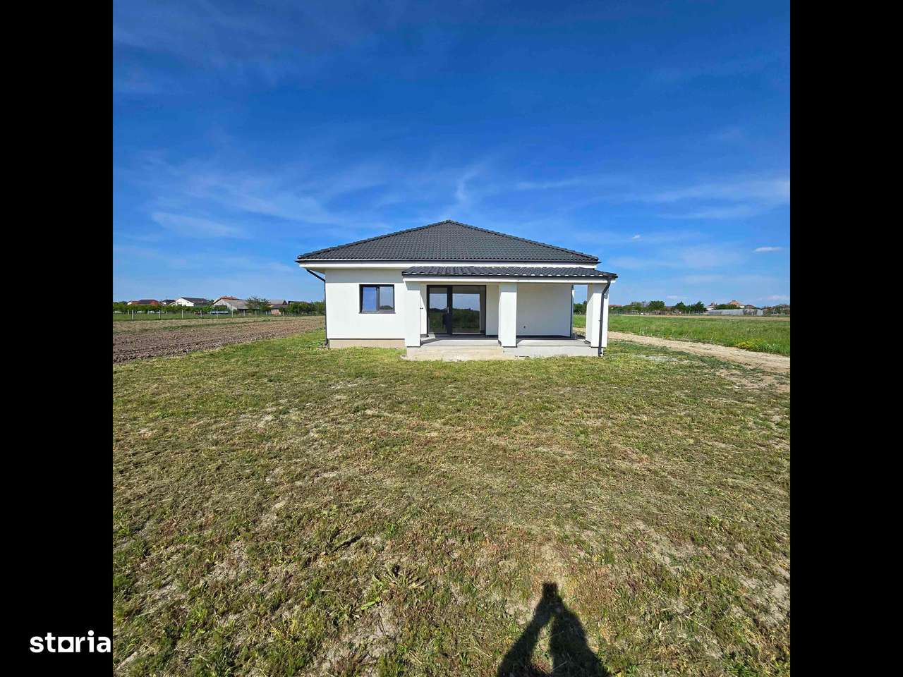 Casa de vânzare - Imagine principală: 5/16