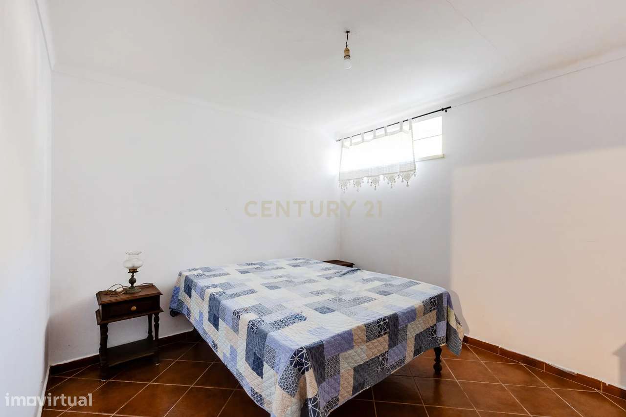 Moradia T5 com Jardim e Vista para o Rio em Venda de São José, Alberga-10
