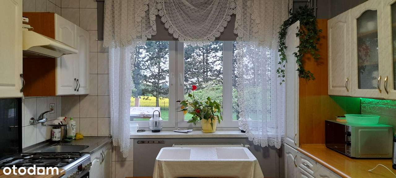 Dzięgielów - dom piętrowy z zabudowaniami gospodarczymi.-5