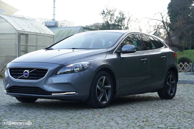 Volvo V40 2.0 D2 R-Design Momentum - 1