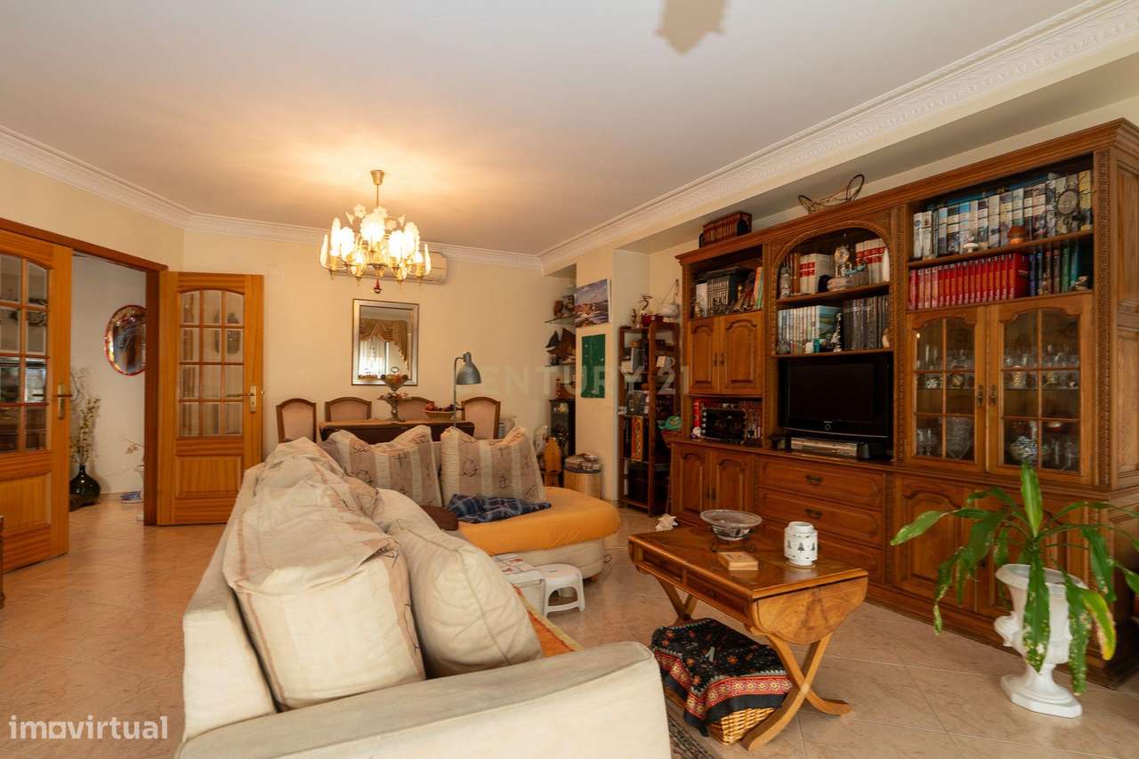 Fantástico T3, Na rua Abel Manta  em Odivelas-4