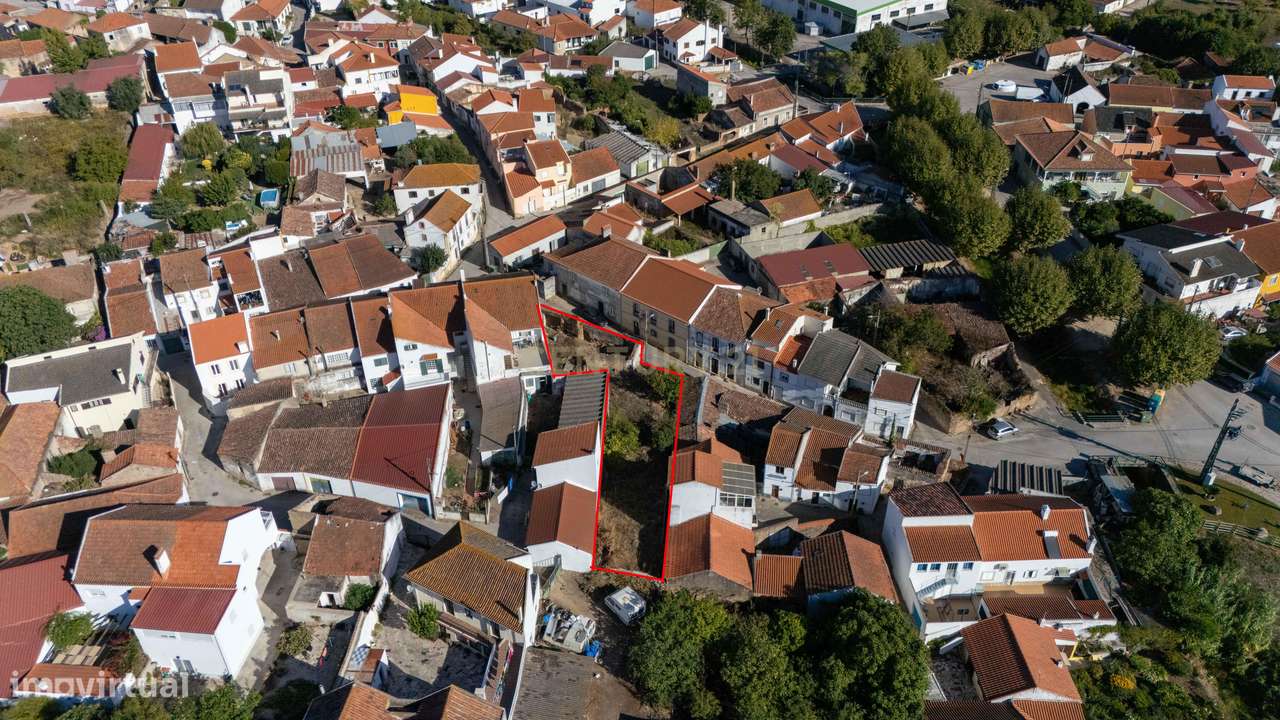 Prédio Urbano em Ruína em Labrugeira-19