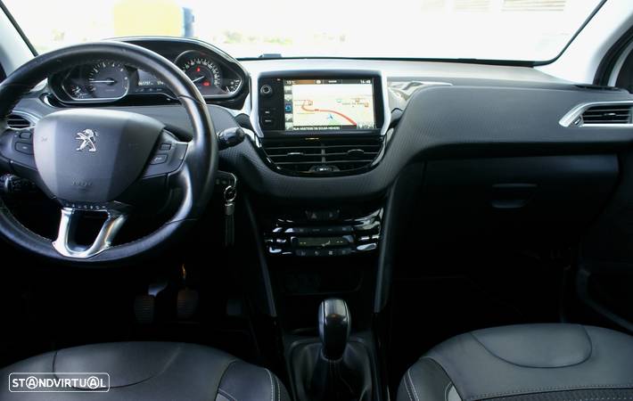 Peugeot 2008 1.2 PureTech Allure - 18