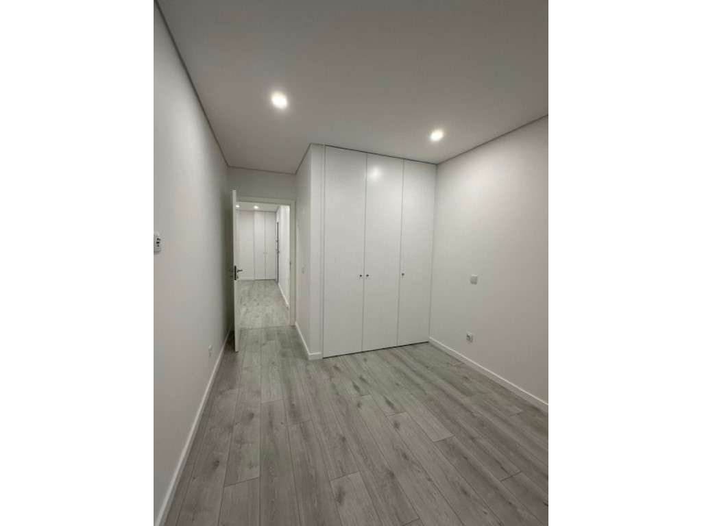 MONTIJO - T3 - 3º. ANDAR - APARTAMENTO C/ PARQUEAMENTO - Grande imagem: 2/22