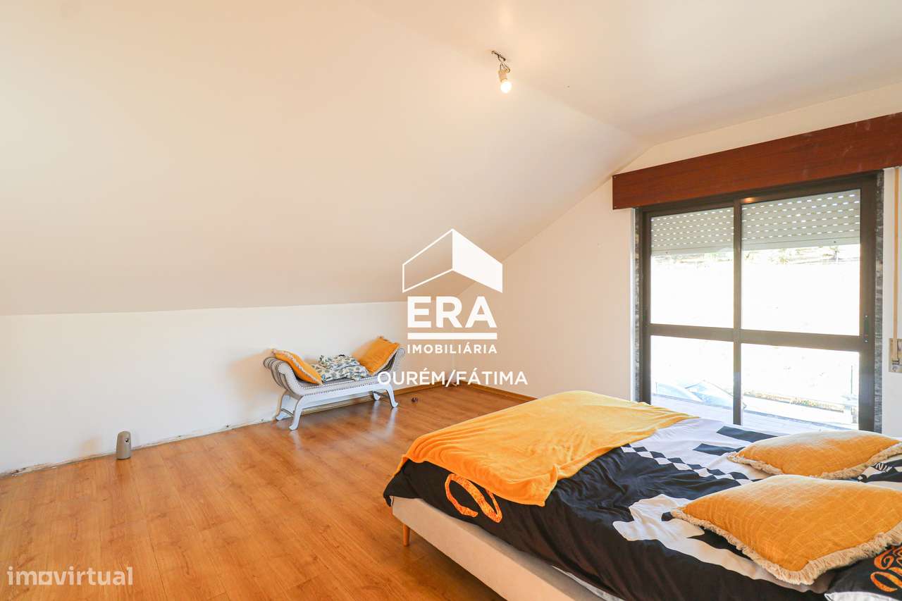 Moradia T7 em Caxarias, no concelho de Ourém.-13