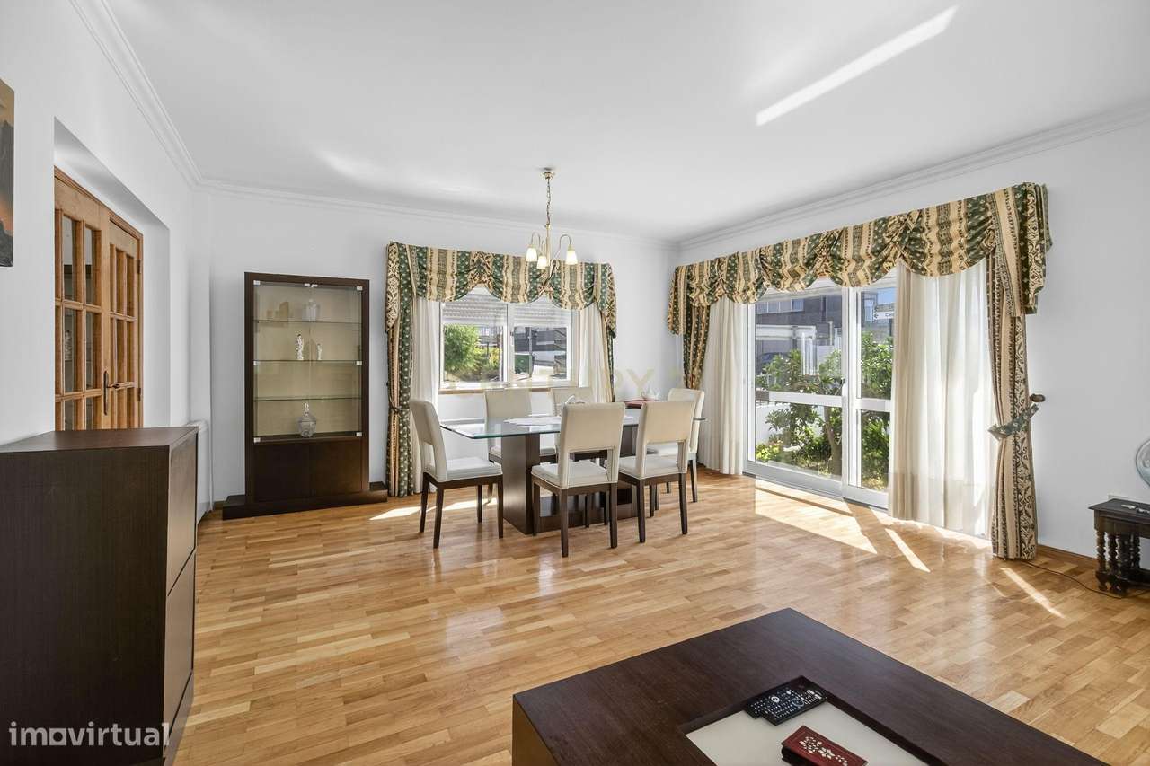 Espetacular Moradia T5 com Jardim e Vista para a Cidade - Grande imagem: 5/55