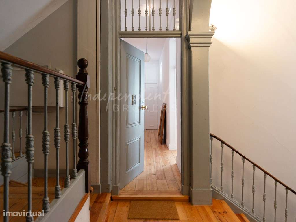 APARTAMENTO T2 COM MUITO CHARME-26