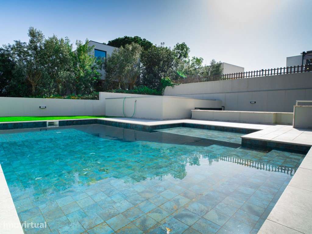 Moradia V3+1 a venda com Piscina em Leceia, Oeiras - Grande imagem: 3/30