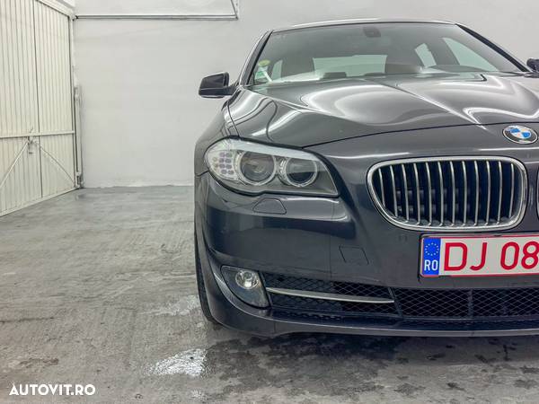 BMW Seria 5 520d Aut. Luxury Line - 13