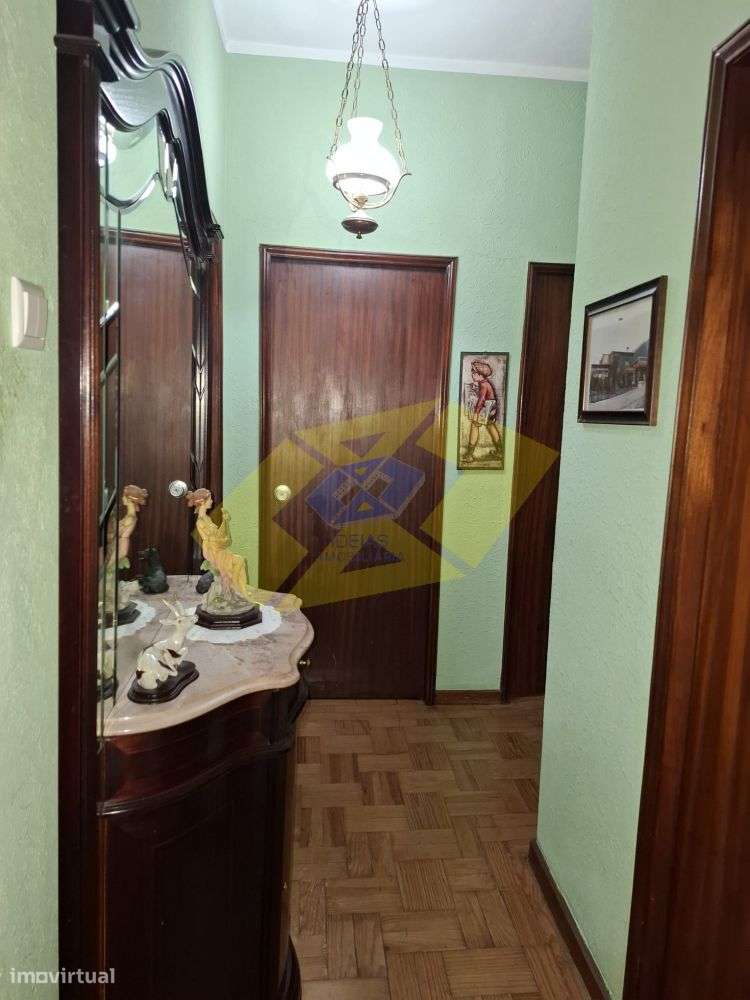 Moradia T4+T1 em Felgueiras (Centro da cidade)-10