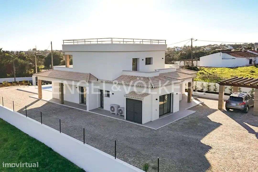 Luxuosa Moradia V4 no Campo próxima do Carvoeiro - Grande imagem: 5/47