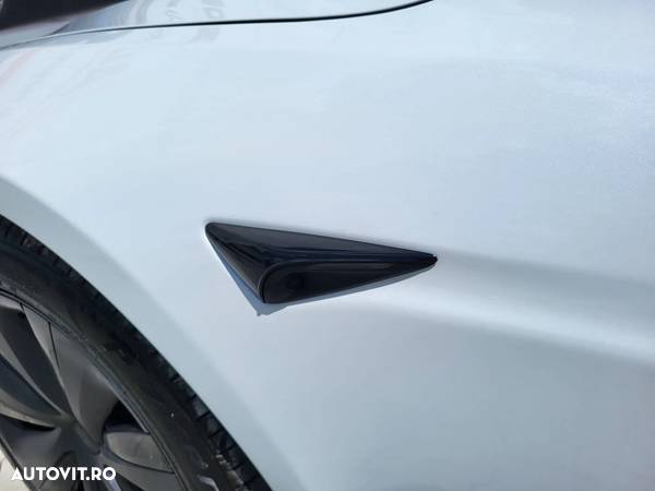 Tesla Model S - 9