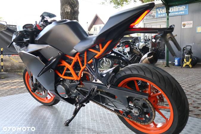 KTM RC 125 - 9