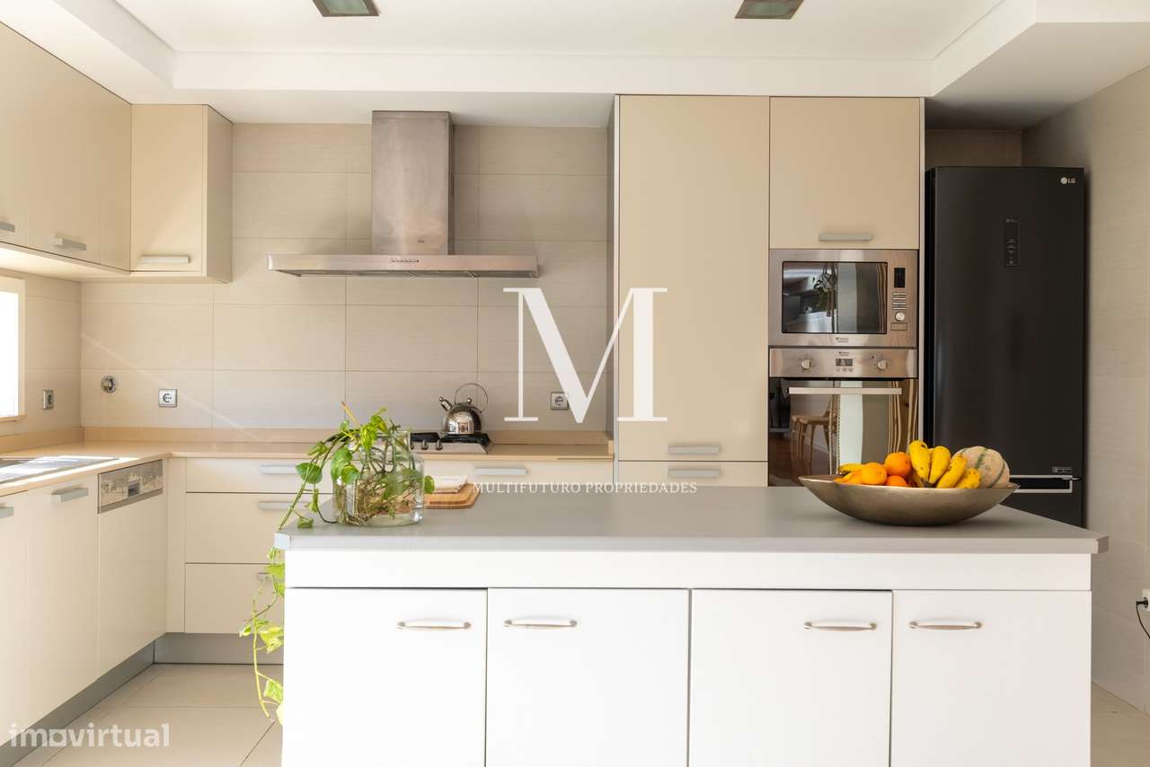 Famalicão | Propriedade T3+1 Térrea | 1.500 m² | Piscina | Jardim | LU-56