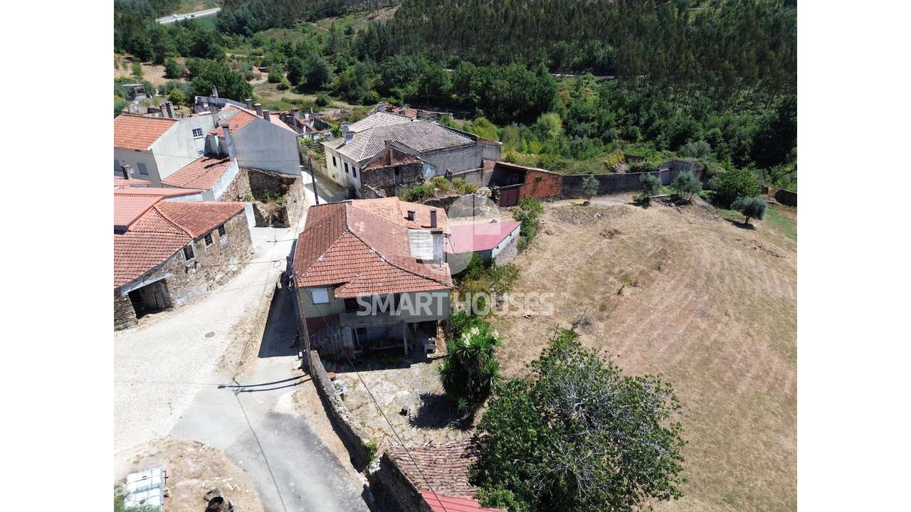 Moradia T3 Lufreu c/ terreno-39