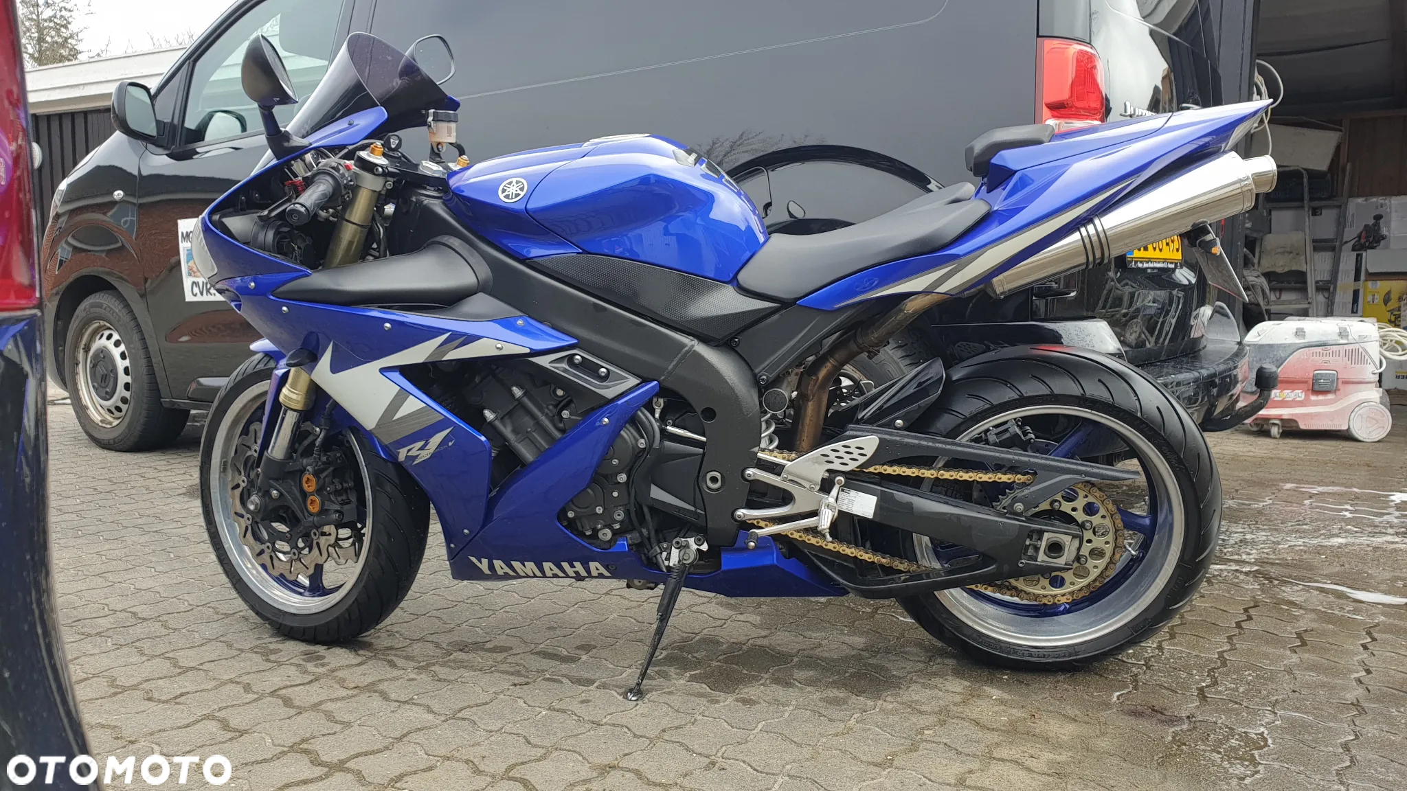 Yamaha R1 - 5