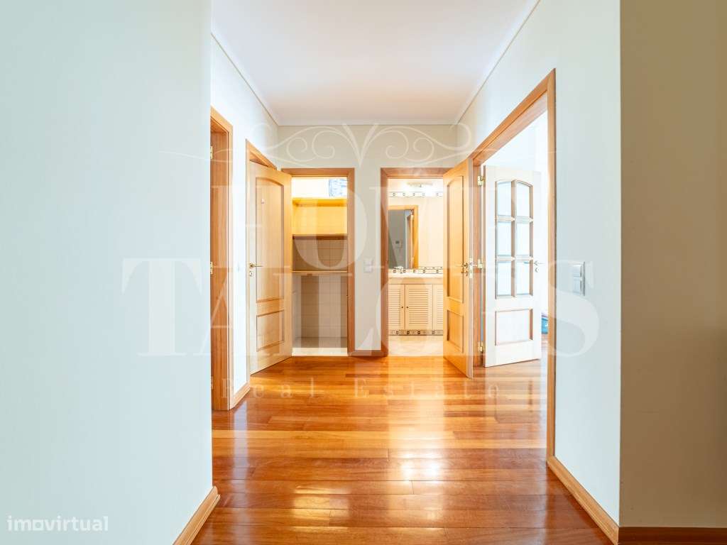 T2 com BOX Urbanização Jardins da Parede - Grande imagem: 3/30