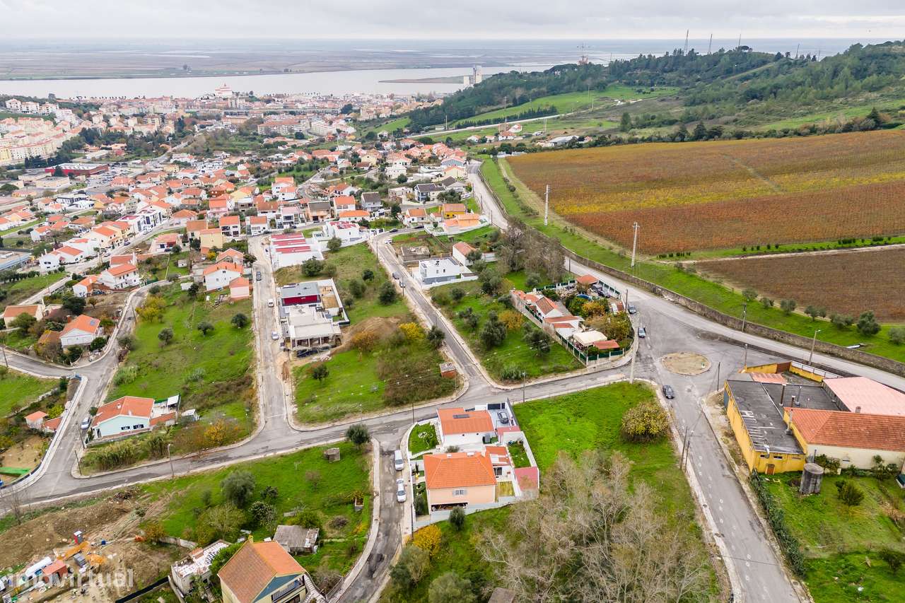 TERRENO URBANO 358 m² | QUINTA DA PONTE | ALHANDRA - Grande imagem: 5/24