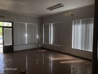 Loja - Setubal - 80m2 - Av. Descobertas 26 - Arrenda - Grande imagem: 4/9