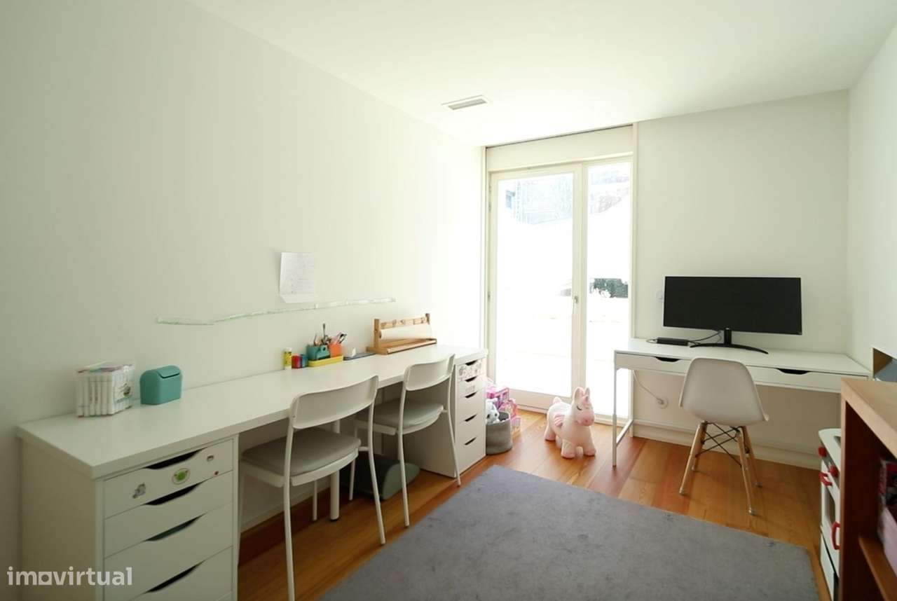 Apartamento T3 de Excelência em Matosinhos, terraço de 40 m² e lugar d-13