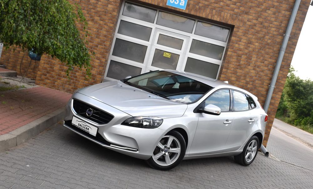 Volvo V40 II D2 Momentum 2014
