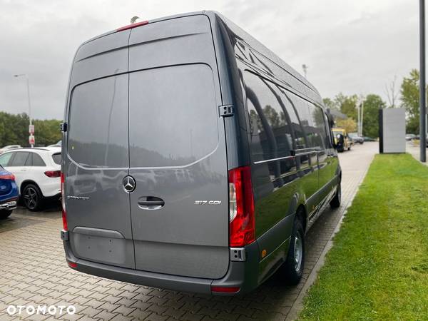 Mercedes-Benz Sprinter - 5