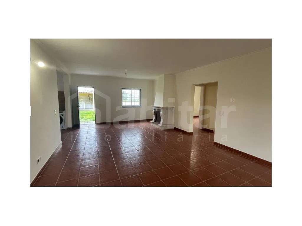 Moradia com Garagem, Piscina e Jardim - Excelente Oportunidade! - Grande imagem: 5/26