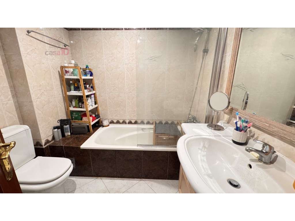 Apartamento parcialmente mobilado no Pateo Aldegalega, Montijo-8