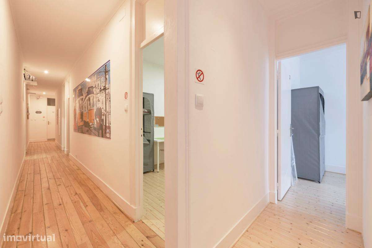 Quarto - localizado em Arroios Lisbon - Grande imagem: 5/10