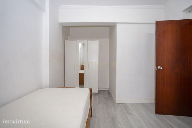 Apartamento T1+1 em Amadora com Elevador-7