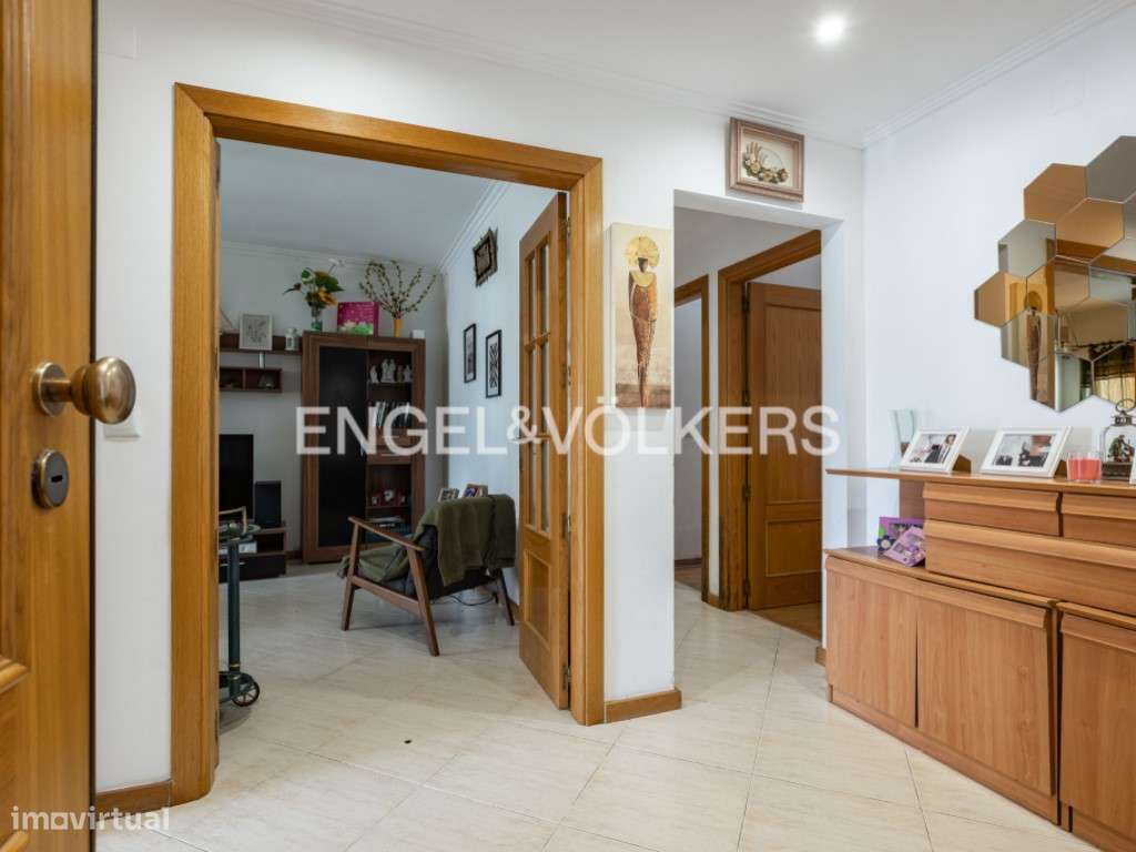 Apartamento T2 mobilado na Quinta do Texugo-6