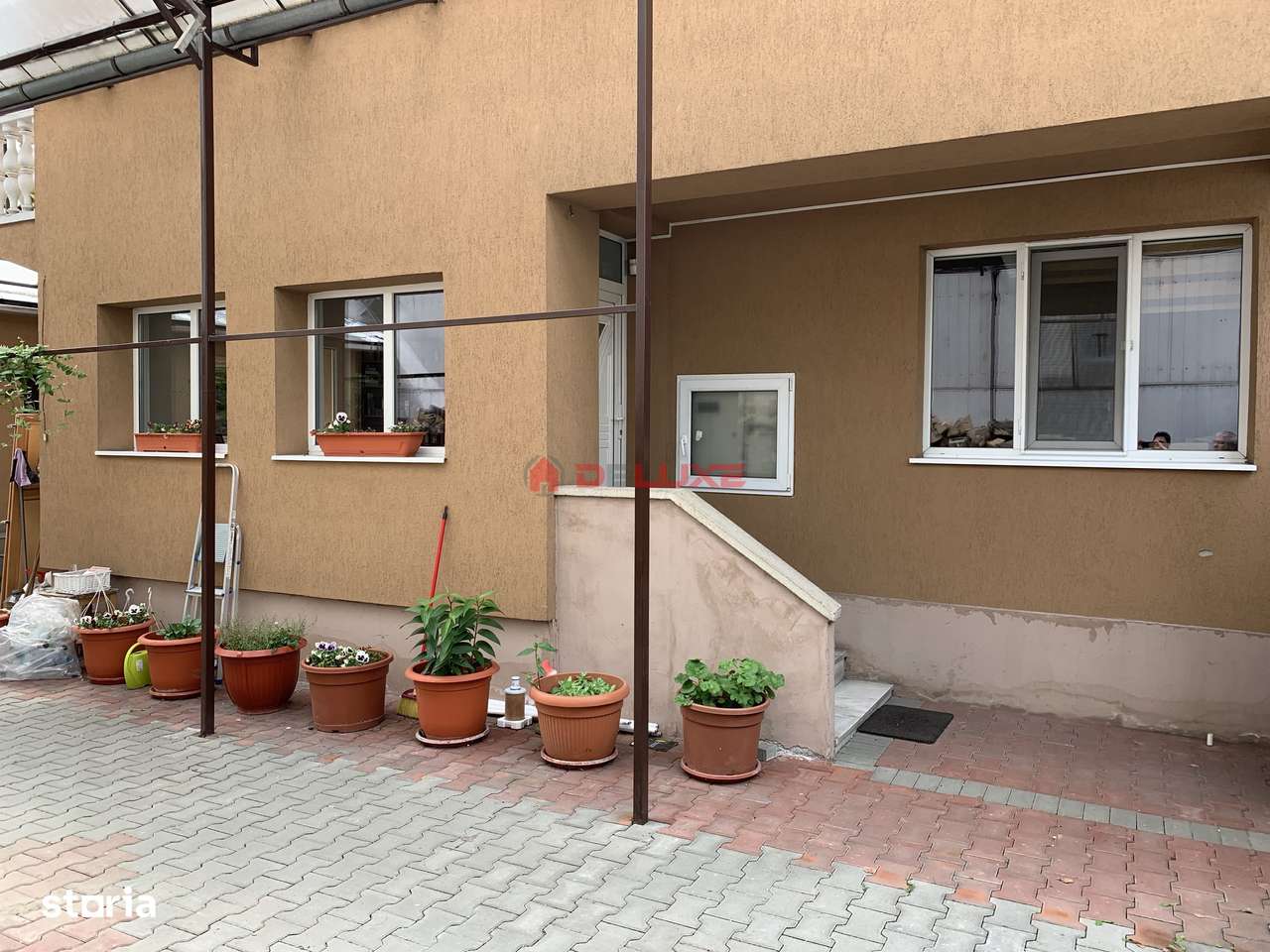 Casă / Vilă cu 6 camere în zona Sud-Est-1