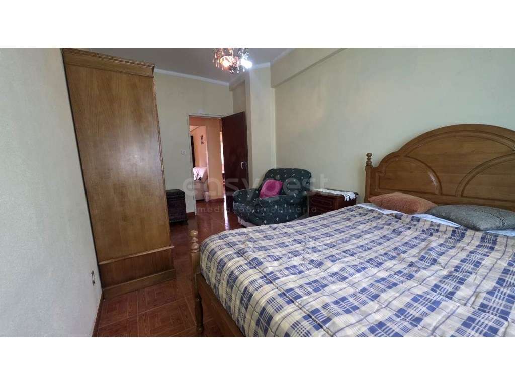 T3 com garagem (BOX) em Torres Novas junto a serviços e transportes - Grande imagem: 4/24