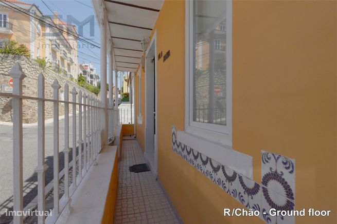 Estoril - Moradia isolada composta por 3 pisos e quintal com anexos-9