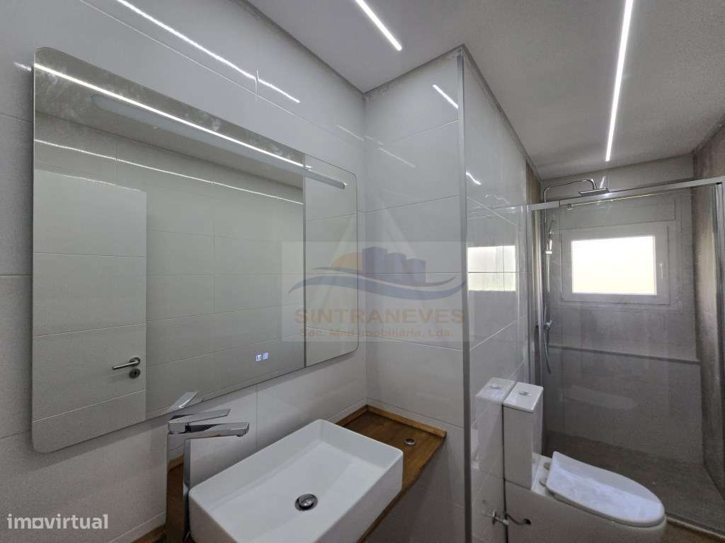 T3 Junto á Urbanização Vila Chã, com 2 WCS e Varandas - Totalmente ...-10