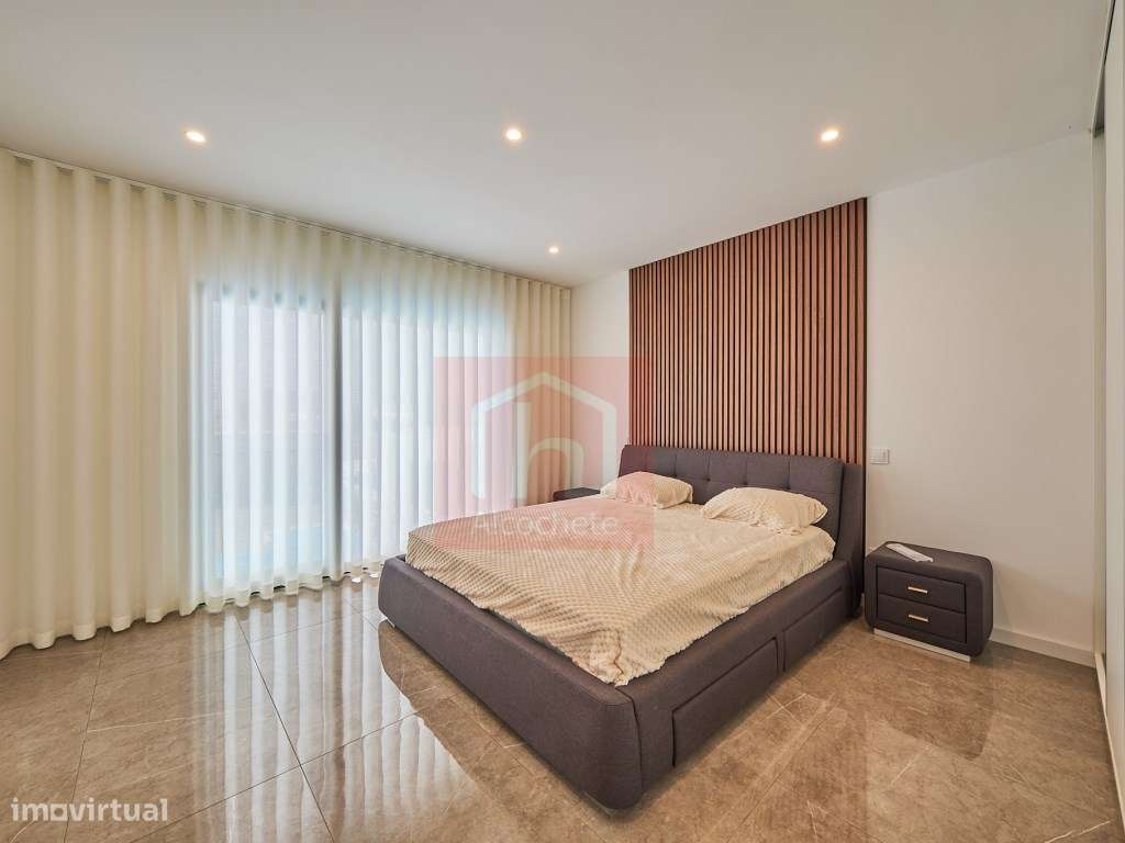 Moradia T5 de Luxo com Piscina Infinita Aquecida e Jacuzzi em Corte...-34