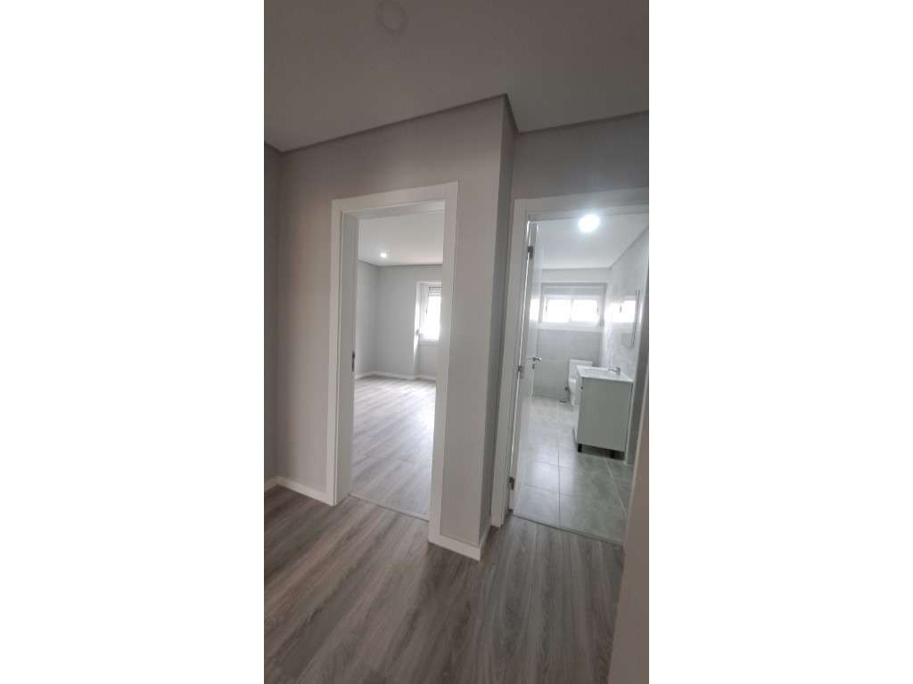 Apartamento T2 Almada Centro Recuperado-21