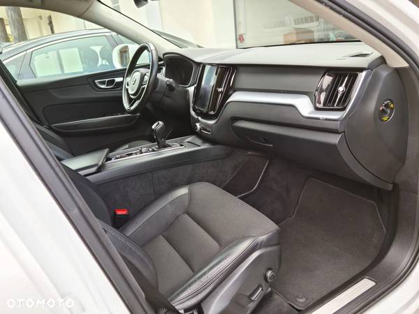 Volvo XC 60 D4 Drive-E Momentum - 28