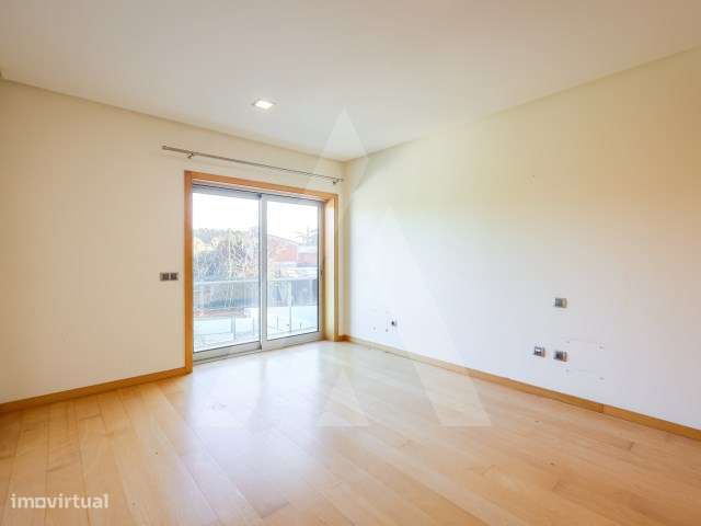 Moradia T4 localizada na Patela a 5 minutos do centro da cidade - Grande imagem: 4/52