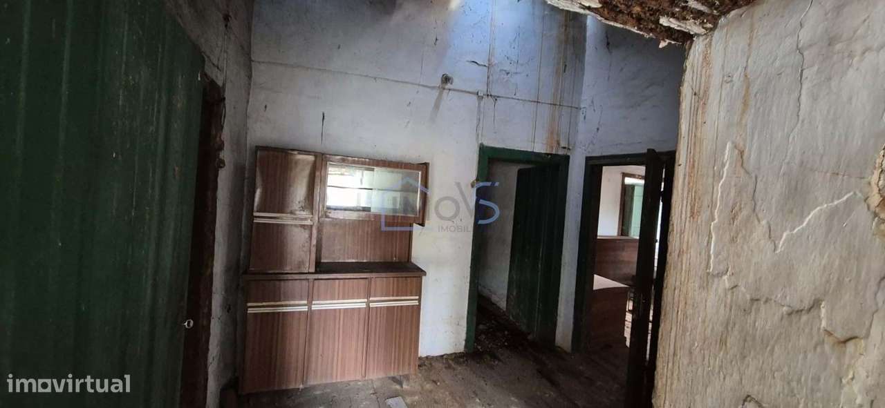Moradia T2 para Recuperar com Terreno de 4.080 m² | Ferreira do Zêzere-18