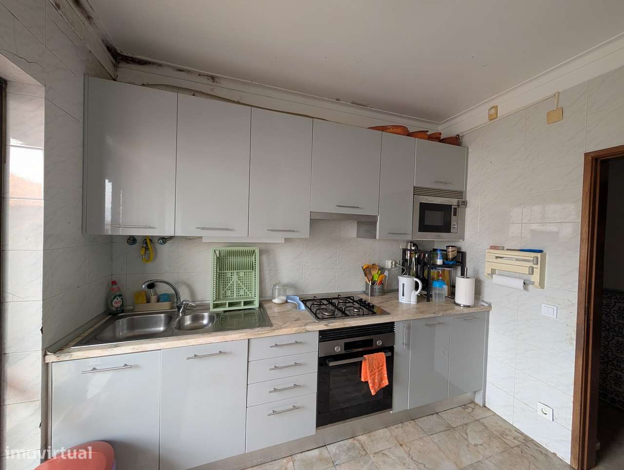 Excelente moradia centro Costa Caparica-35