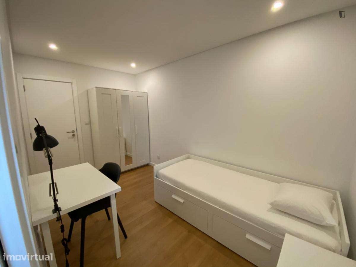 Quarto - localizado em Oeiras Lisbon - Grande imagem: 3/13