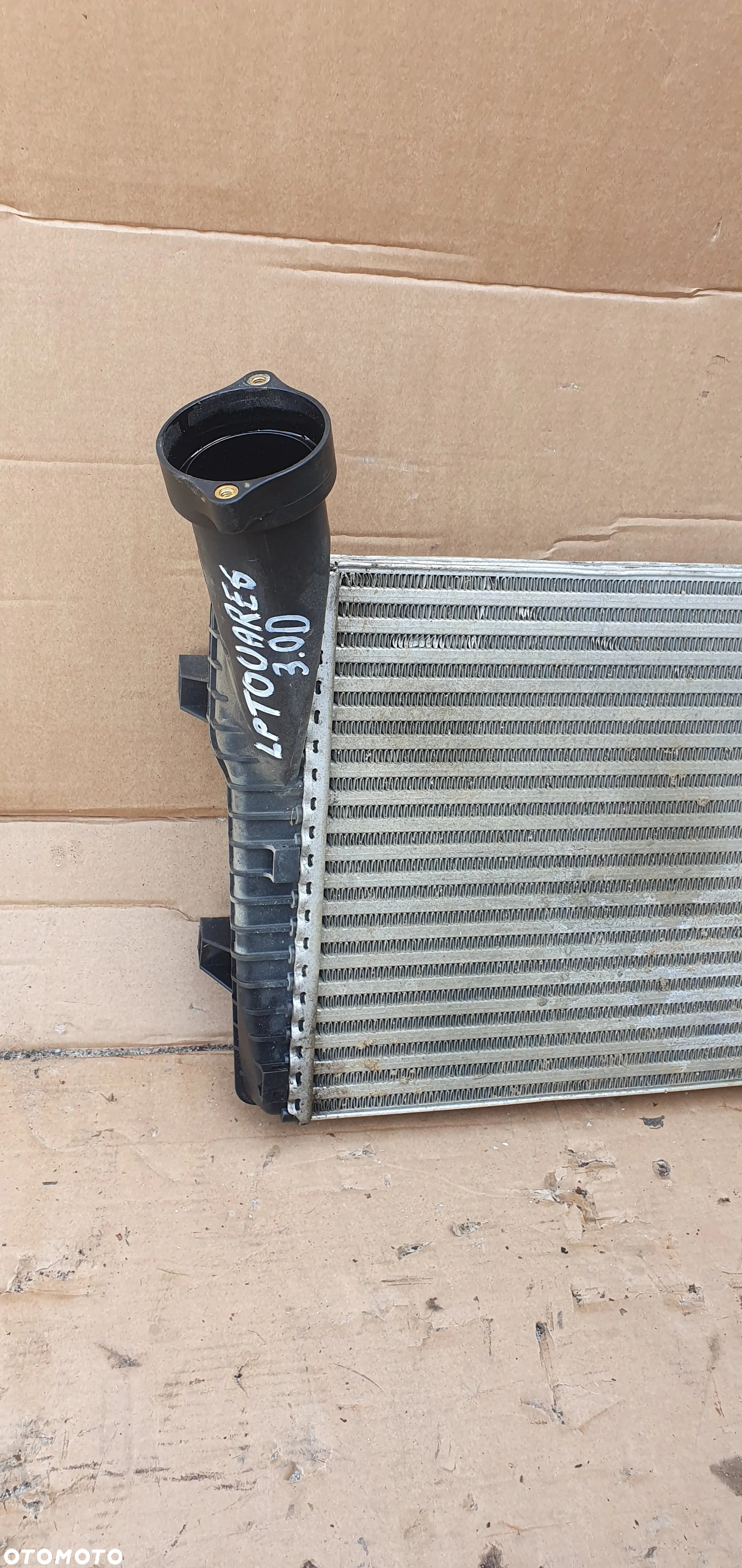 Intercooler chłodnica intercoolera VW Touareg 3.0 TDI 7L6145803D - 4