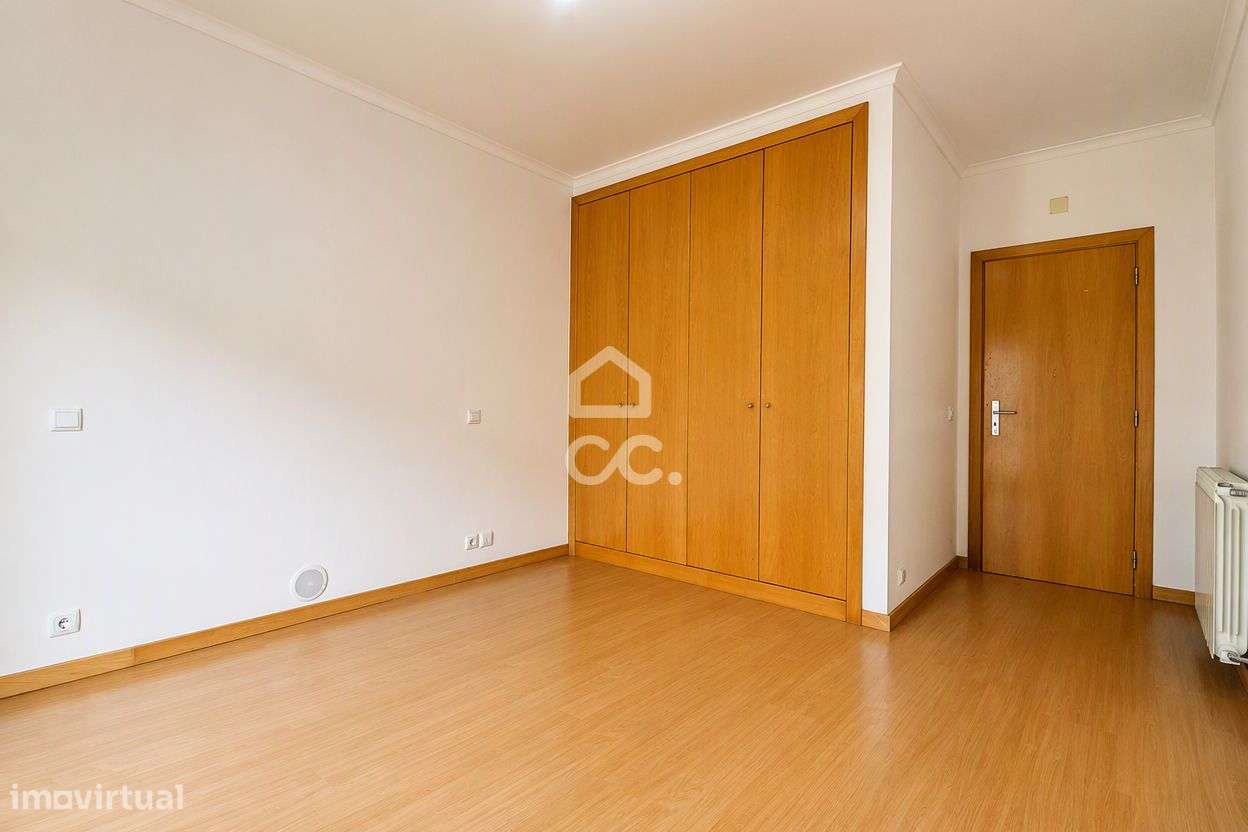 Apartamento T3 com garagem na Quinta de São Luís, Pereira.-11