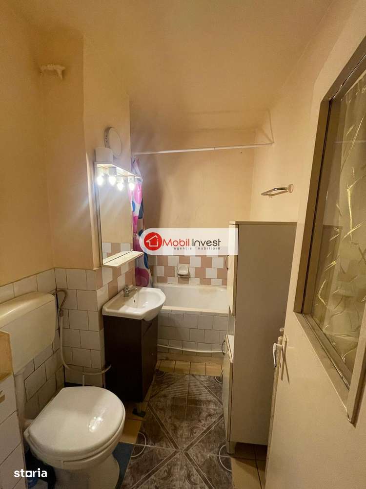 Garsonieră de vânzare  mobilată & utilată  Decomandat-2